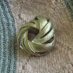 Elegant BSK gold -Toned Women's Brooch $8